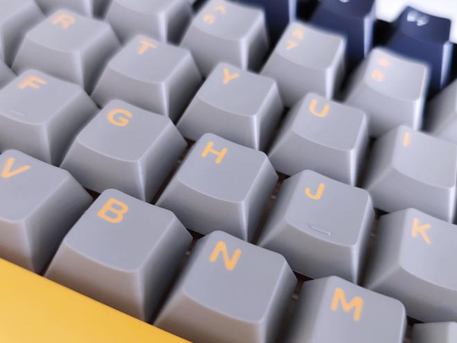 L99带您解锁机械键盘新形态不朽情缘MG触控大屏加持狼蛛(图3)